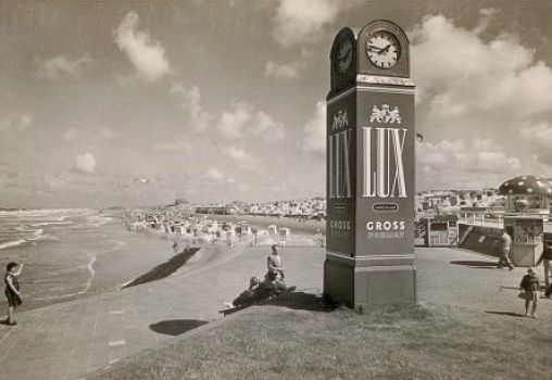 Januskopf mit Lux-Uhr
