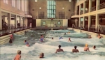 Seewasser-Wellenschwimmbad