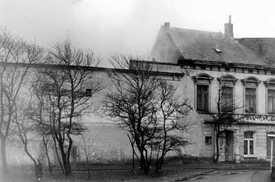 Das obere Dachgeschoß zum "Hotel Pique" brannte in voller Ausdehnung