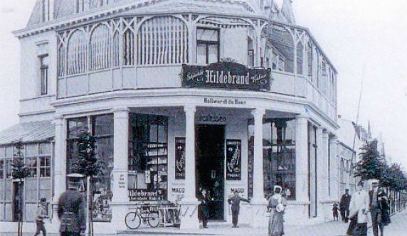 um 1900