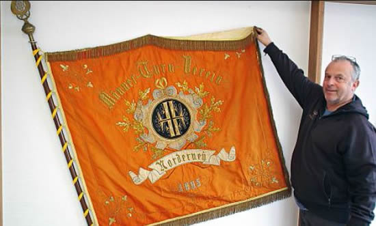 Flaggen des TUS